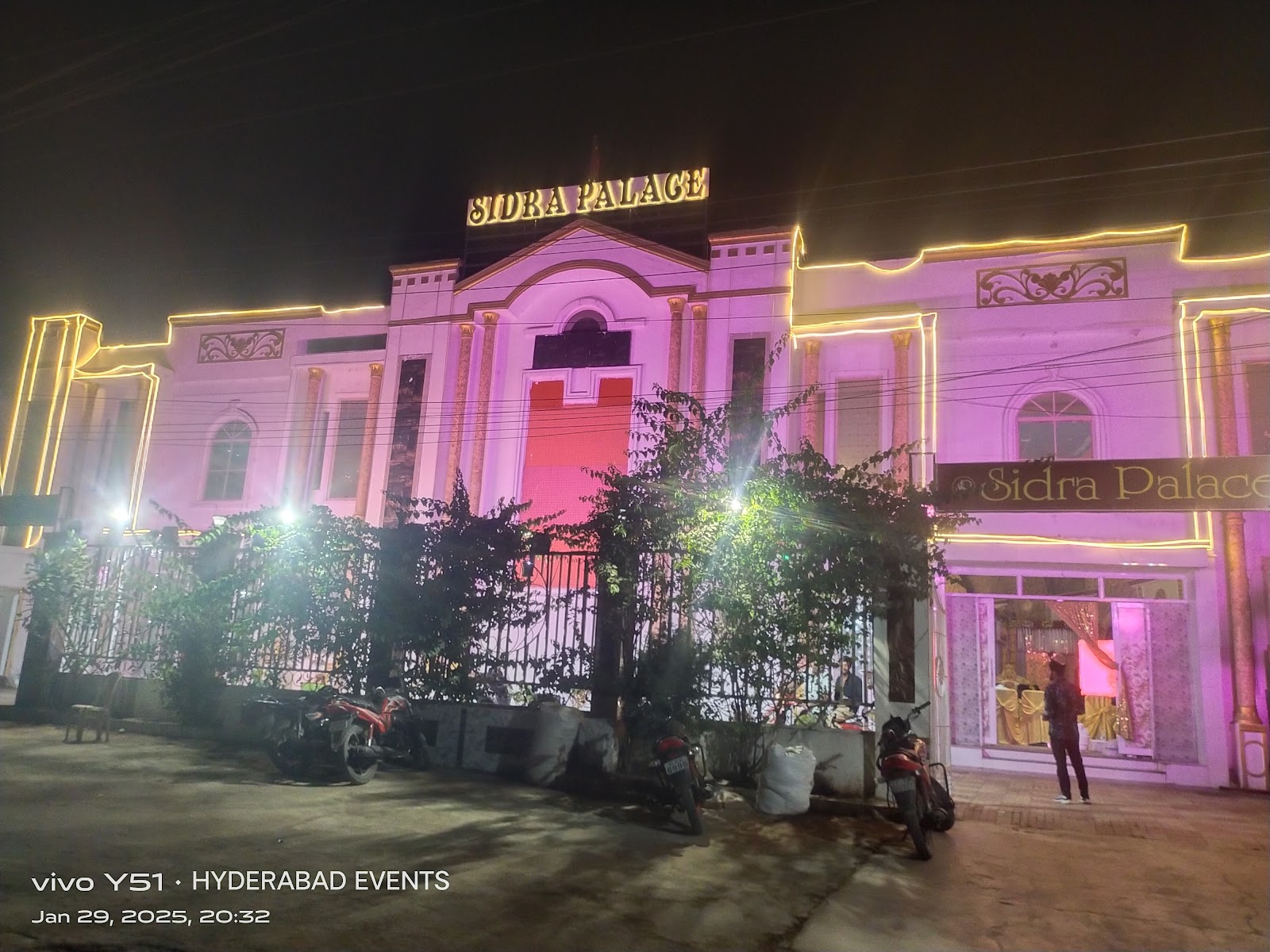 Sidra Palace — Banquet Hall in Chandrayangutta, Hyderabad (on-site parking, in-house decoration, bar service available, 500–750 guest capacity)