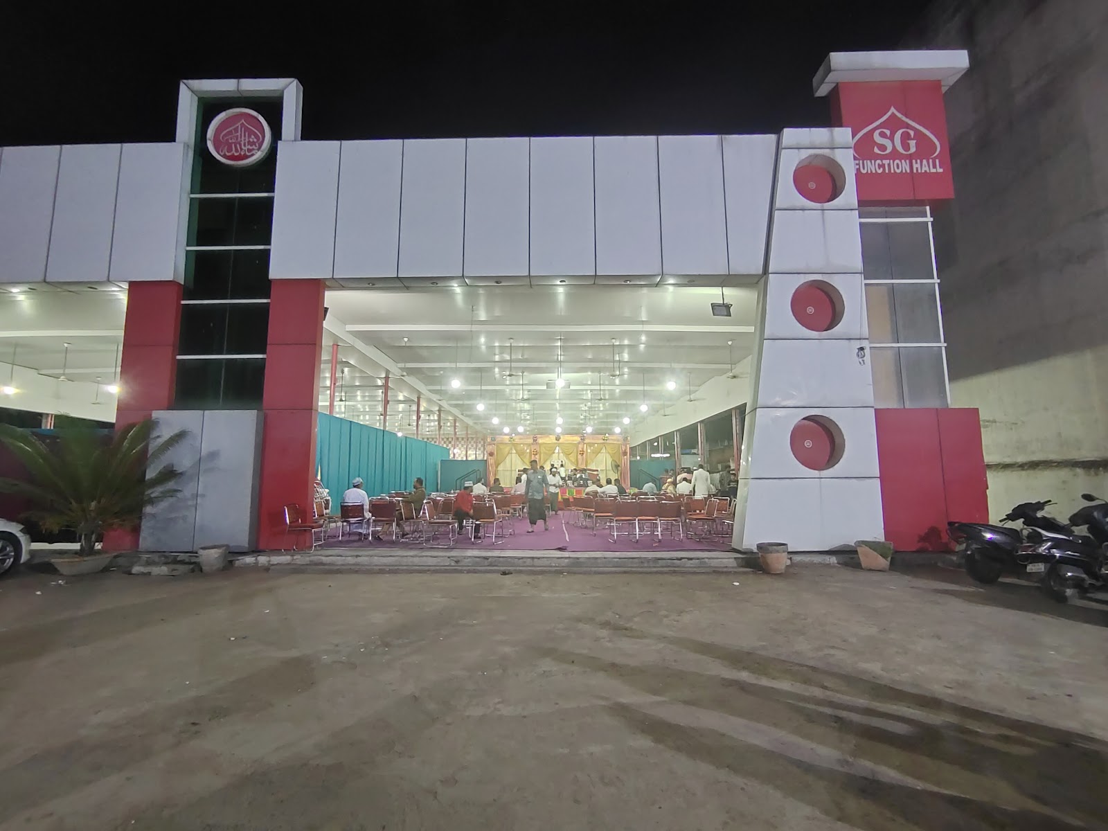 S.g Function Hall — Banquet Hall in Hyderabad (on-site parking, in-house decoration, bar service available, 250–400 guest capacity)
