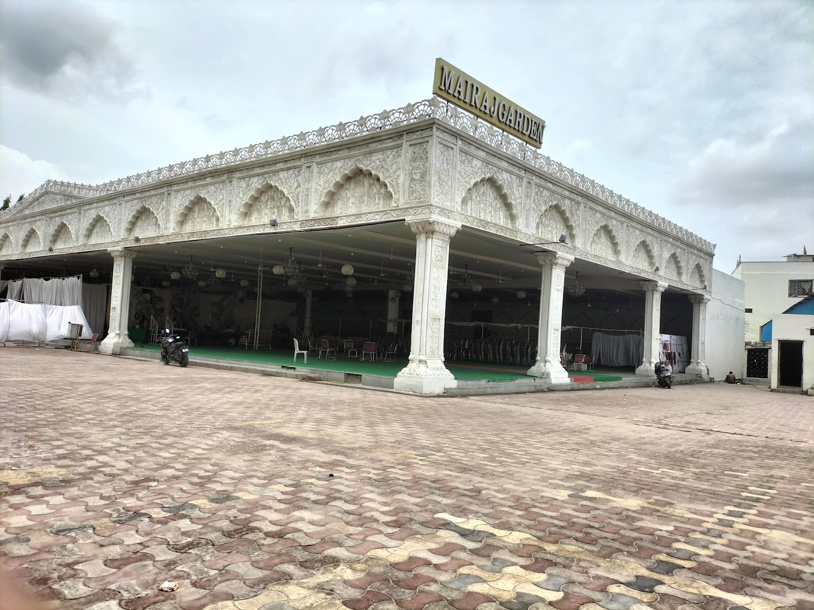 Mairaj Garden Function Hall — Banquet Hall in Chandrayangutta, Hyderabad (on-site parking, in-house decoration, bar service available, 400–600 guest capacity) — photo 3