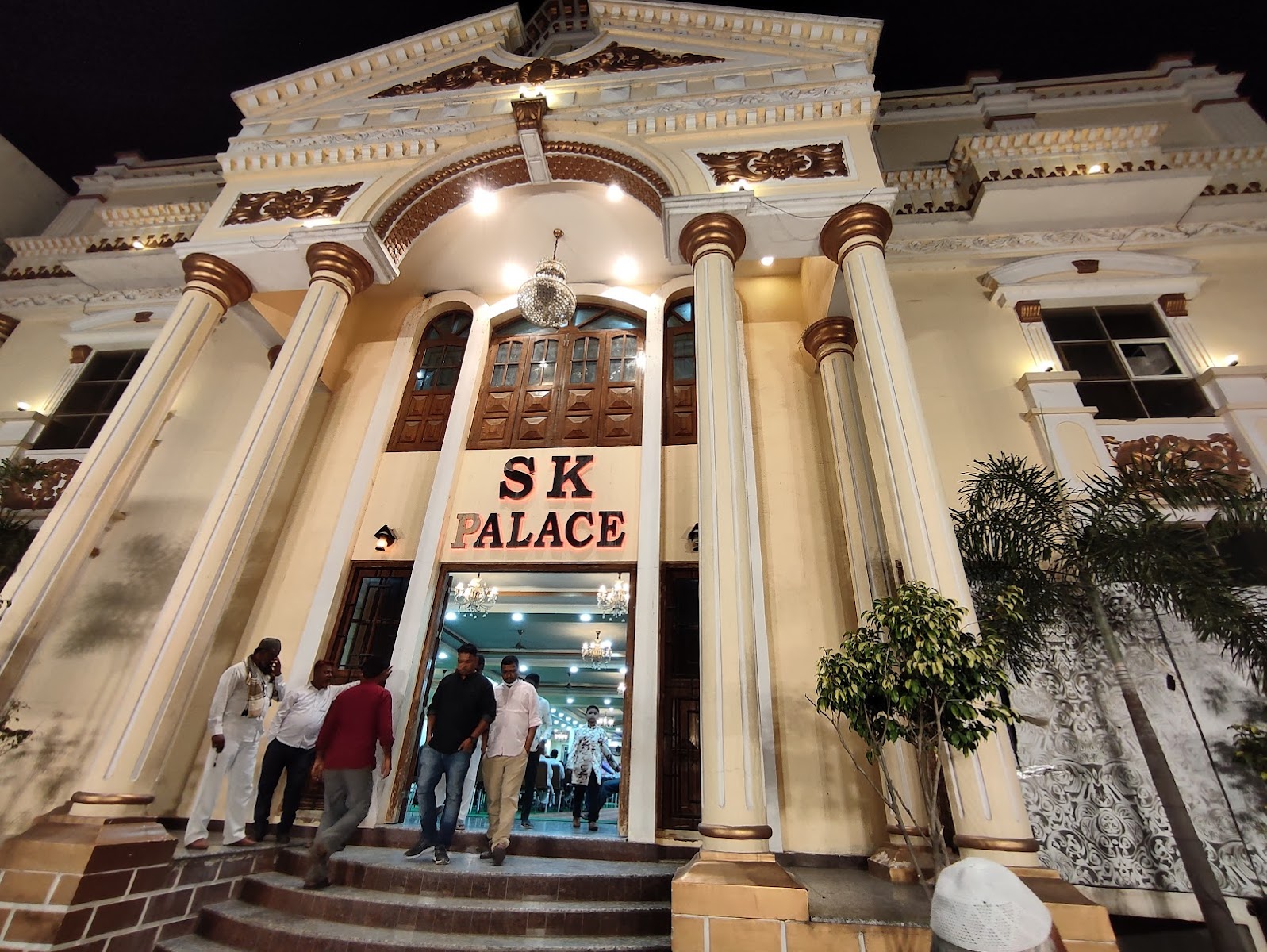 Sk Palace Function Hall · Chandrayangutta — Banquet Hall in Hyderabad (on-site parking, in-house decoration, bar service available, 300–450 guest capacity)