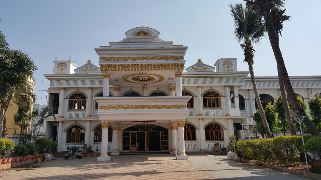 Kohinoor Garden Function Hall — Banquet Hall in Chandrayangutta, Hyderabad (on-site parking, in-house decoration, bar service available, 500–900 guest capacity)