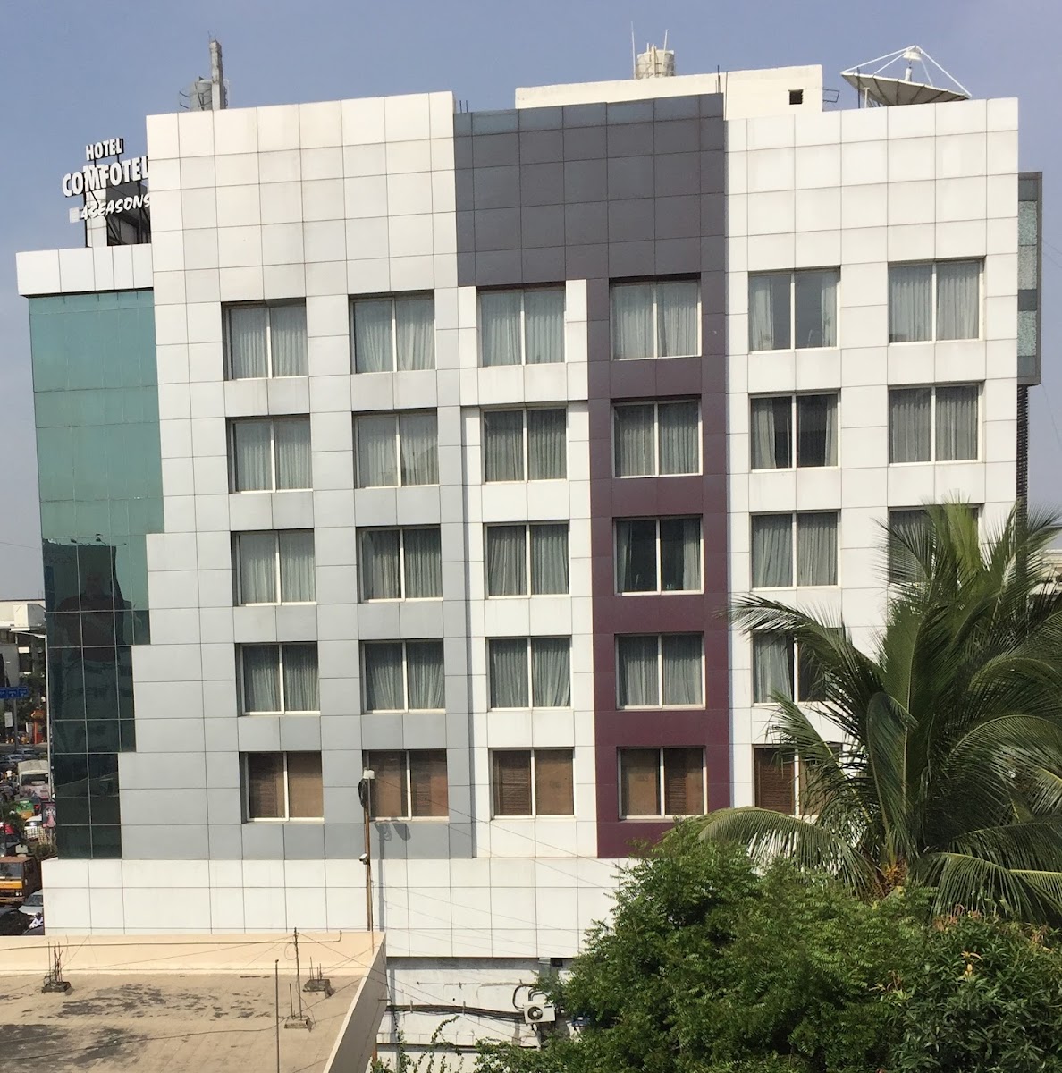 Hotel Comfotel — Banquet Hall in Banjara Hills, Hyderabad (on-site parking, in-house decoration, outside catering allowed, DJ permitted)