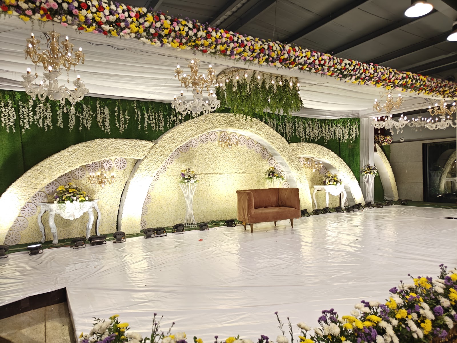 Sri Raja Rajeshwari Mini Hall — Banquet Hall in Secunderabad, Hyderabad (on-site parking, in-house decoration, bar service available, 250–400 guest capacity) — photo 3