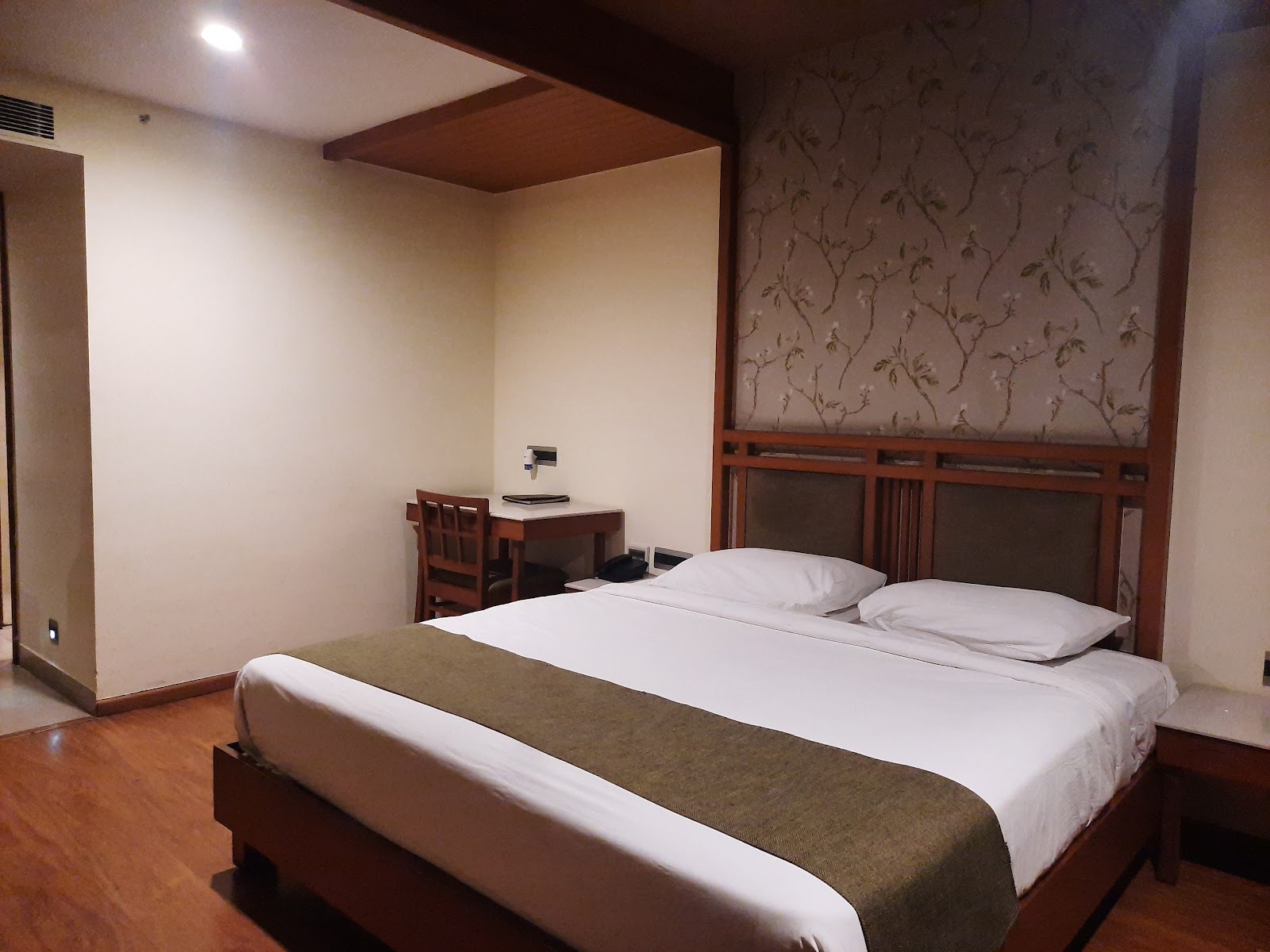 Taj Mahal Hotel · Jubilee Hills — Banquet Hall in Jubilee Hills, Hyderabad (on-site parking, in-house decoration, outside catering allowed, bar service available) — photo 2