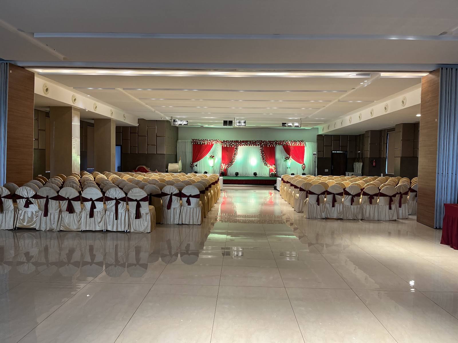 Shruthi Banquet Halls — Banquet Hall in Secunderabad, Hyderabad (on-site parking, in-house decoration, bar service available, 1200–1800 guest capacity) — photo 2