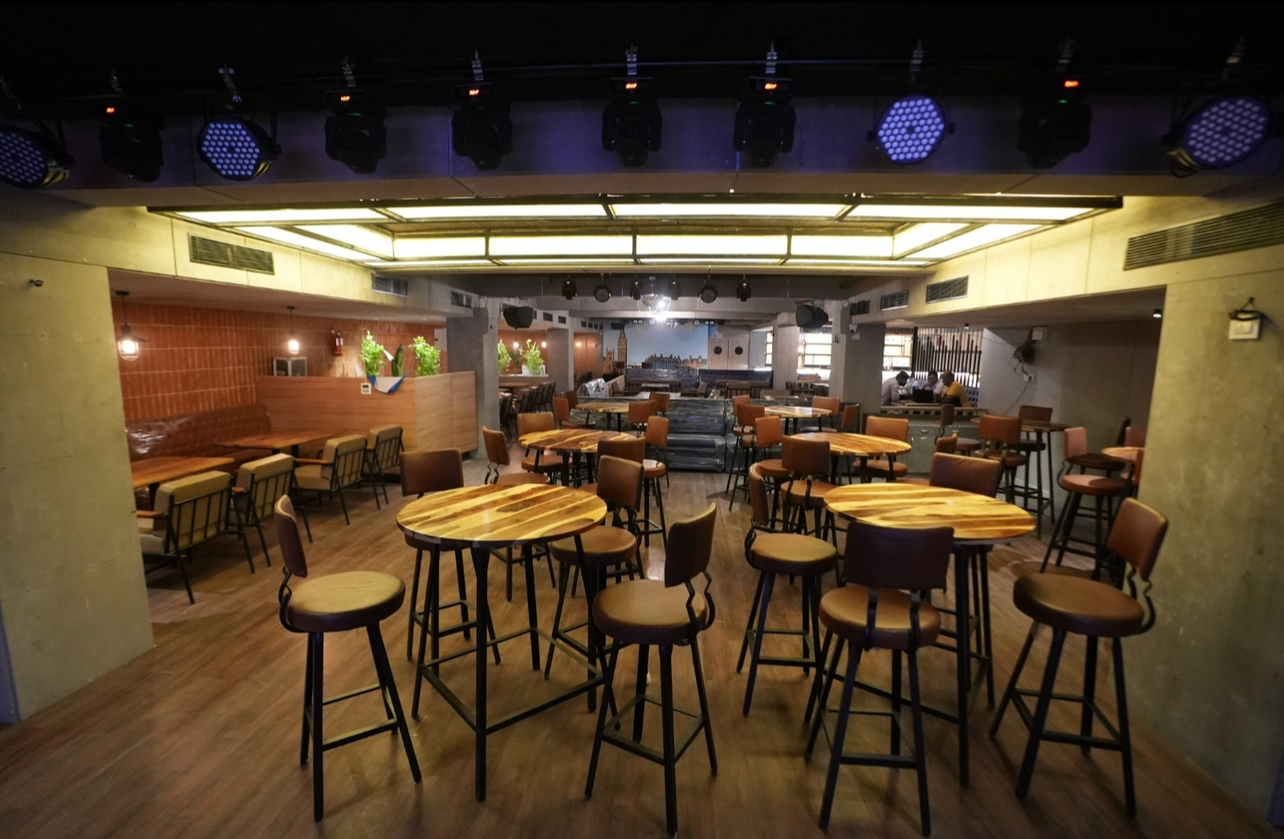 Amigos Club - Bar & Kitchen — Pub/Bar in Secunderabad, Hyderabad (on-site parking, in-house decoration, DJ permitted, bar service available) — photo 3