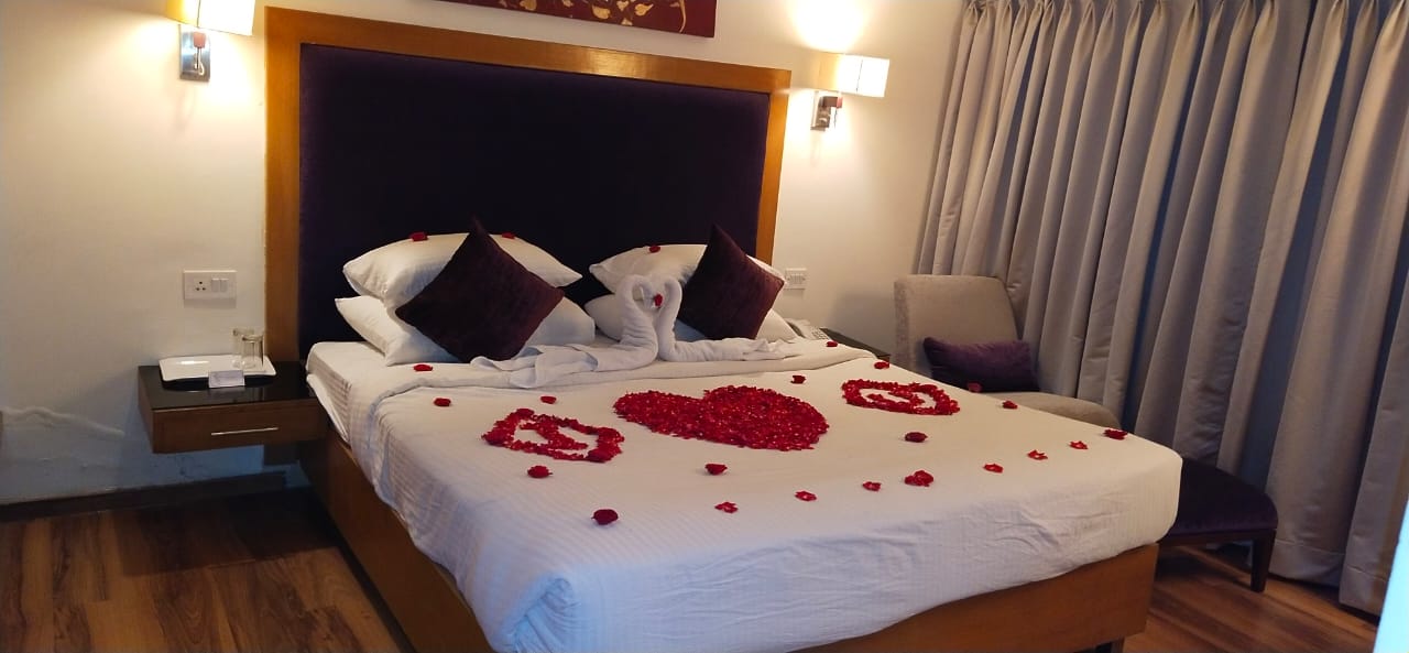 Hotel RnB(GiS) Select Banjara Hills — Banquet Hall in Banjara Hills, Hyderabad (on-site parking, in-house decoration, outside catering allowed, bar service available) — photo 4