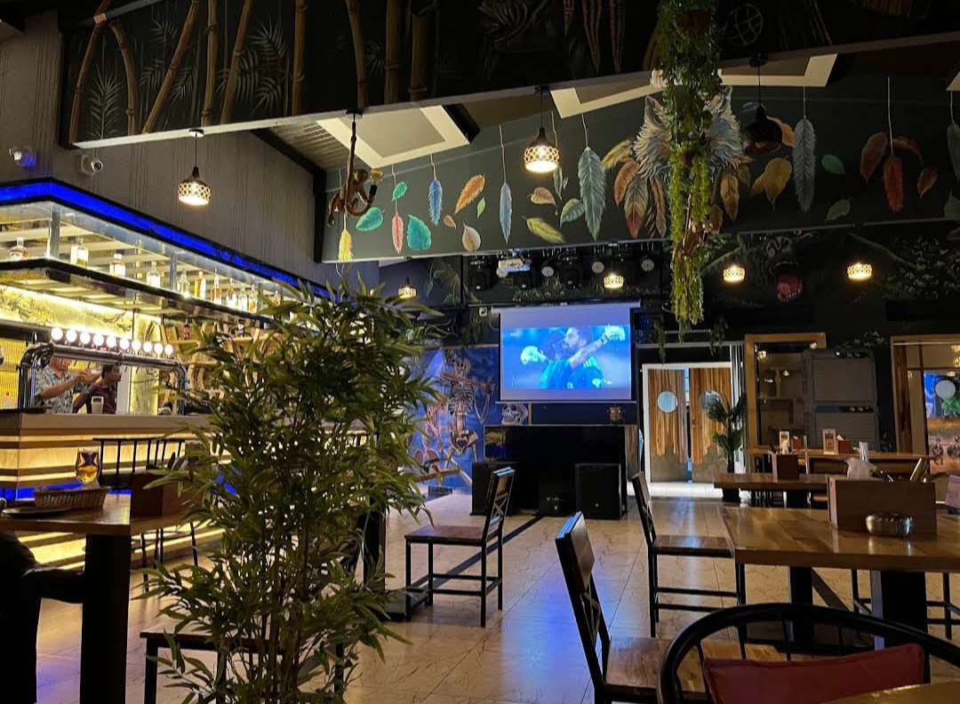 Umbaa Rooftop Pub & Kitchen — Pub/Bar in Kadugodi, Bangalore (on-site parking, in-house decoration, DJ permitted, bar service available) — photo 4