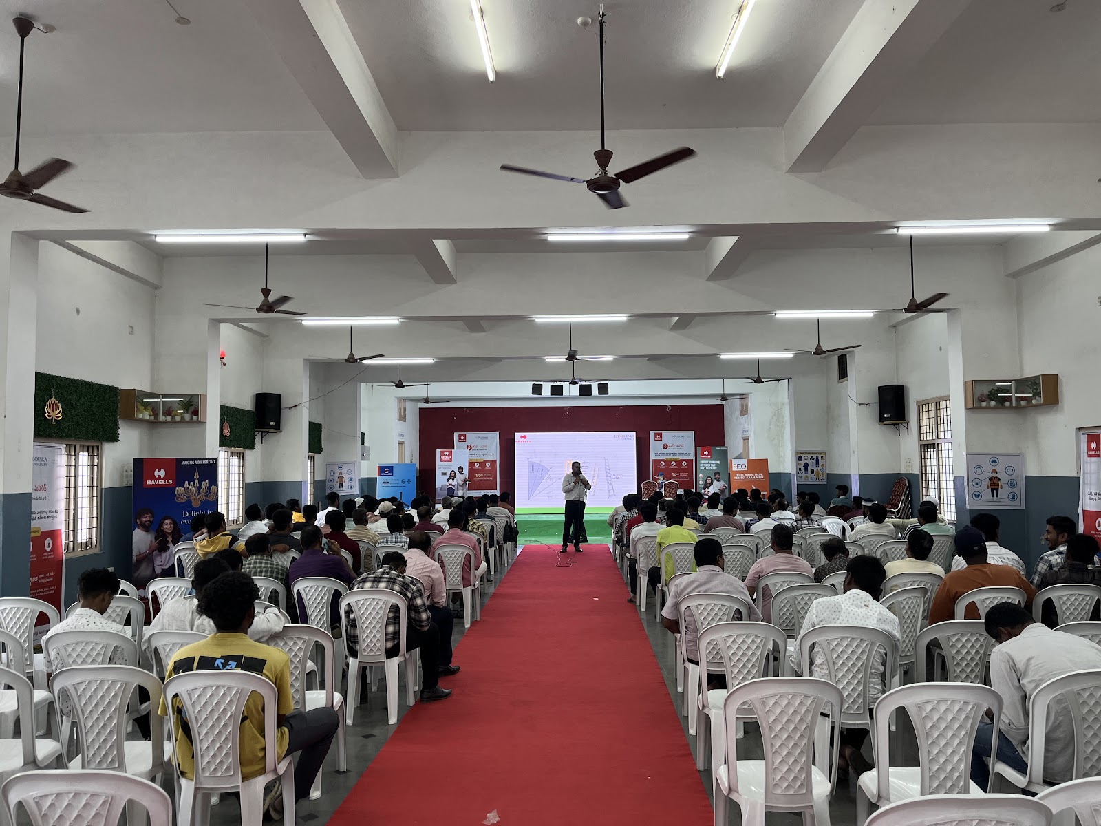 Sri Krishna Function & Conference Hall — Banquet Hall in Sangareddy, Hyderabad (on-site parking, in-house decoration, bar service available, 500–750 guest capacity) — photo 3