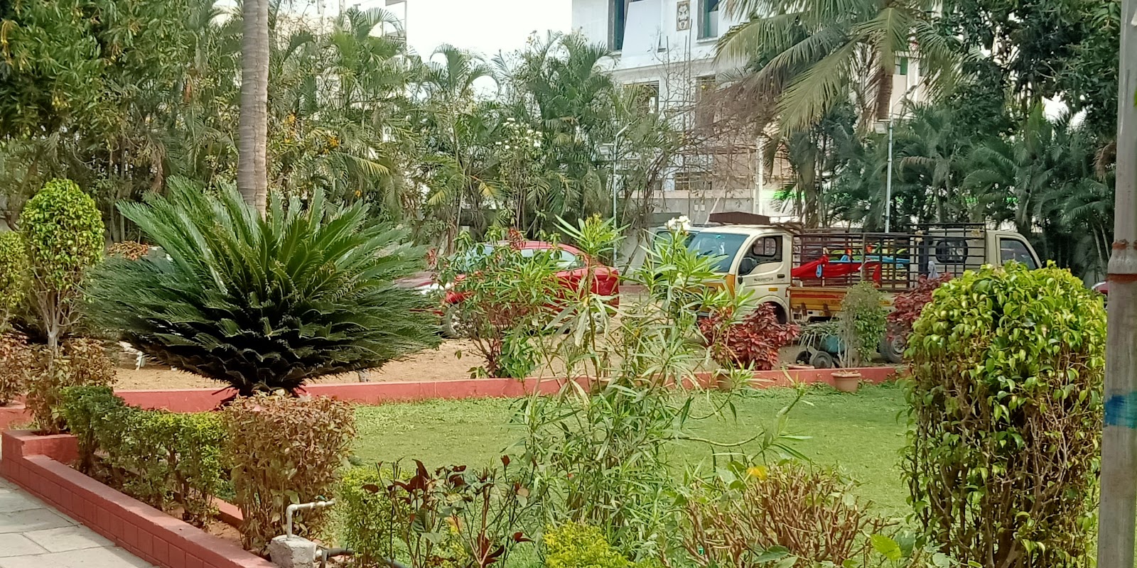 PSR Gardens — Banquet Hall in Narsingi, Hyderabad (on-site parking, in-house decoration, bar service available, 650–1000 guest capacity) — photo 3