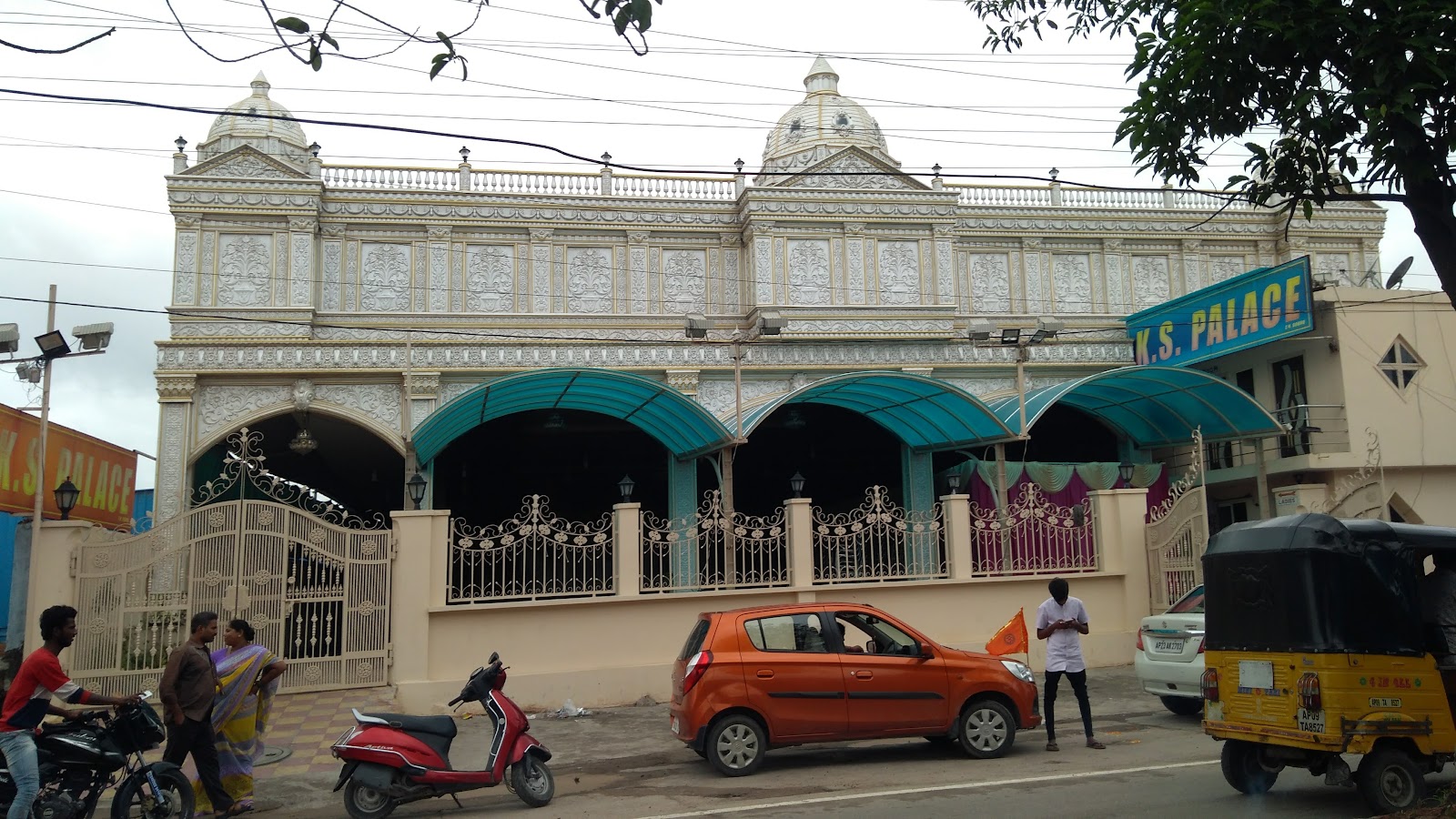 K S Palace — Banquet Hall in Gudimalkapur, Hyderabad (on-site parking, in-house decoration, bar service available, 200–300 guest capacity) — photo 2