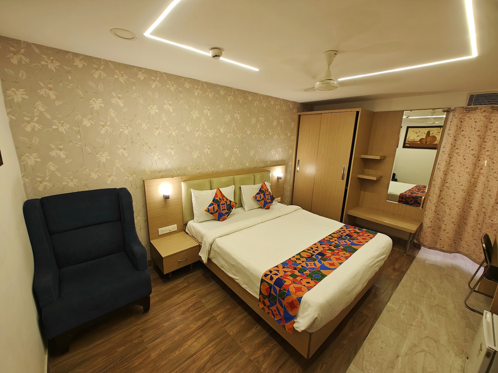 Hotel Raintr33 — Banquet Hall in Hi Tech City, Hyderabad (on-site parking, in-house decoration, outside catering allowed, bar service available) — photo 2