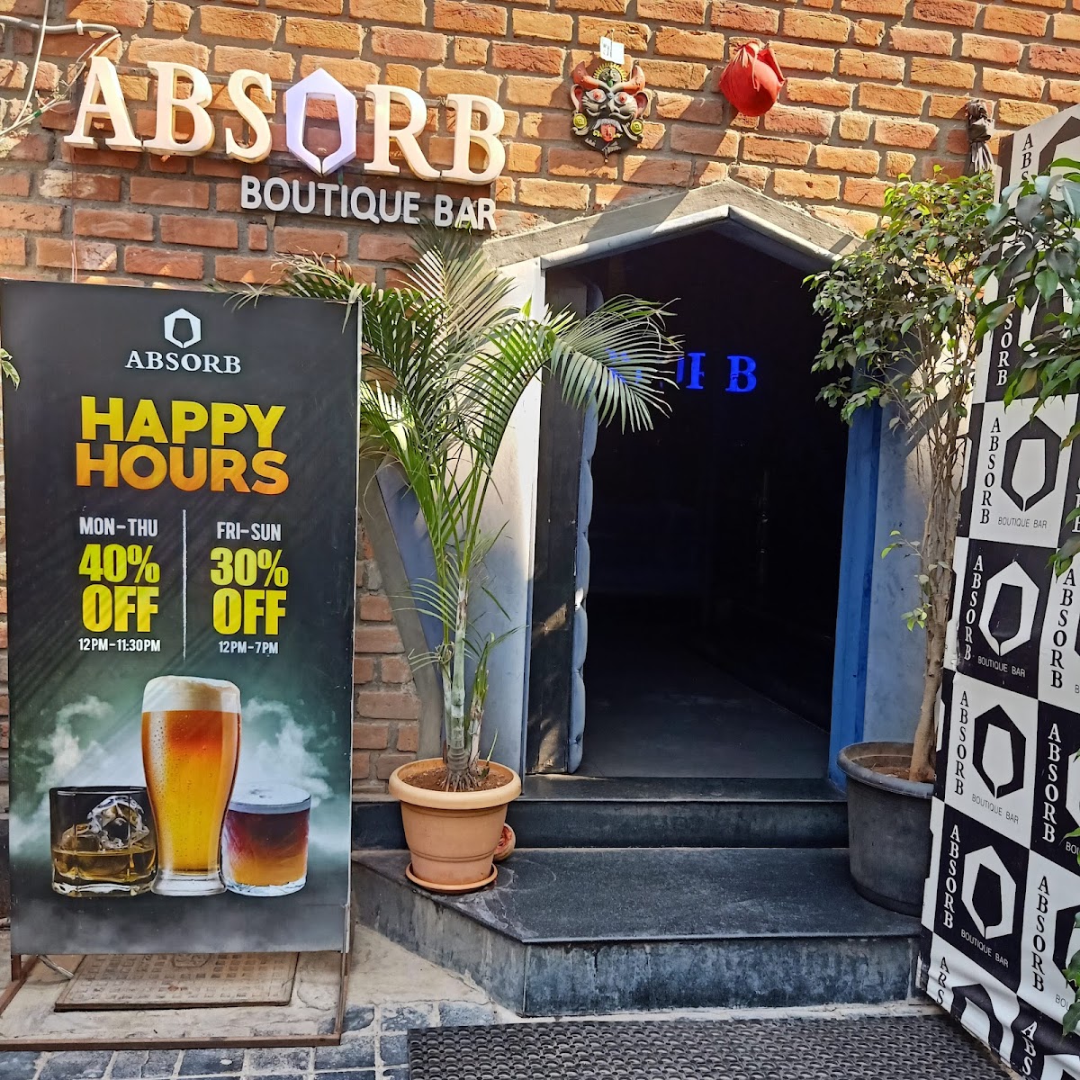 Absorb - The Boutique Bar — Pub/Bar in Hyderabad (on-site parking, in-house decoration, DJ permitted, bar service available)