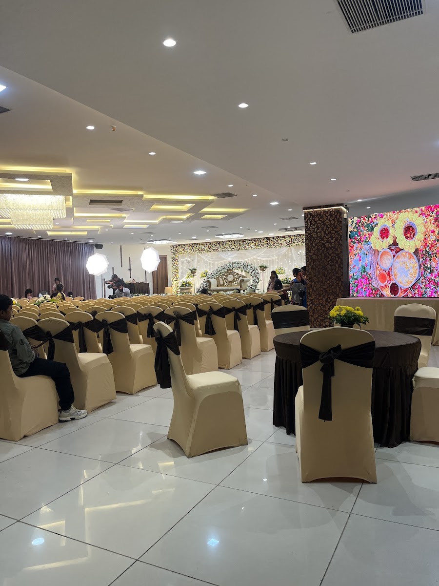 Sria Banquets — Banquet Hall in Madinaguda, Hyderabad (on-site parking, in-house decoration, bar service available, 250–350 guest capacity)