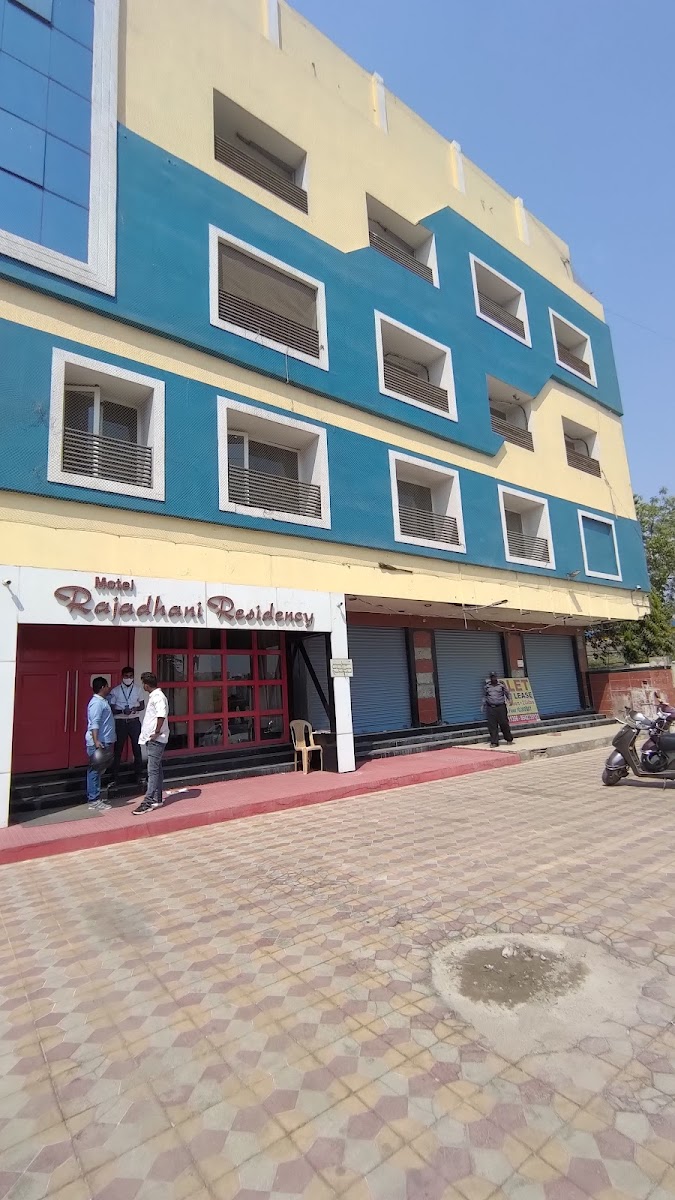 Motel Rajadhani Residency — Banquet Hall in Hyderabad (on-site parking, in-house decoration, bar service available, 300–350 guest capacity)