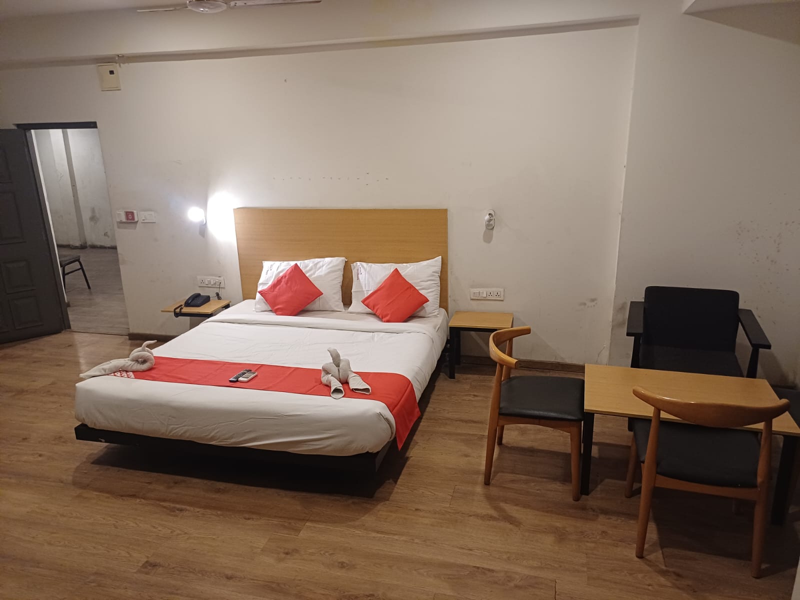 Motel Rajadhani Residency — Banquet Hall in Auto Nagar, Hyderabad (on-site parking, in-house decoration, bar service available, 300–350 guest capacity) — photo 4
