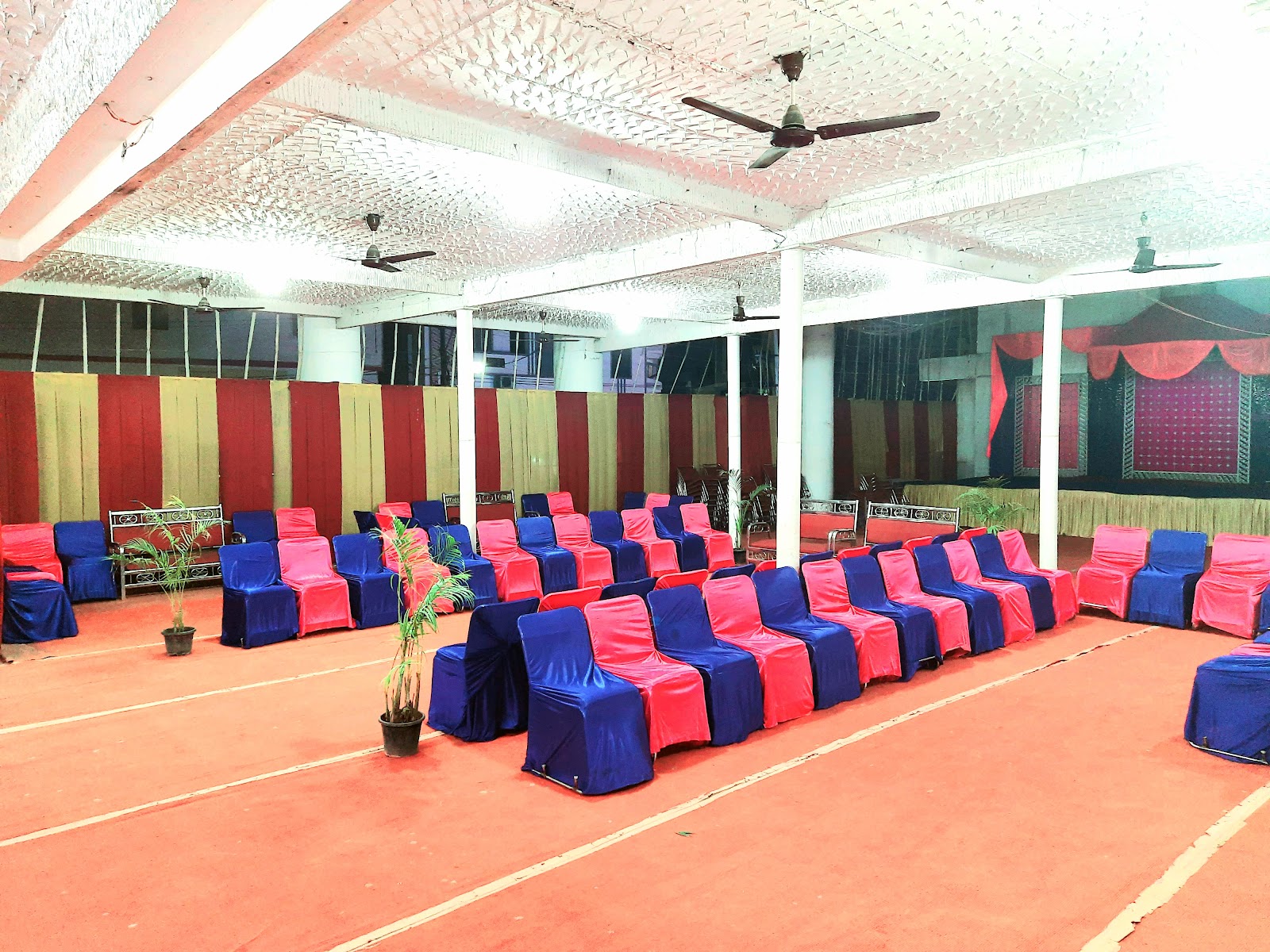 Maharaja Function Palace — Banquet Hall in Hyderabad (on-site parking, in-house decoration, bar service available, 350–550 guest capacity)