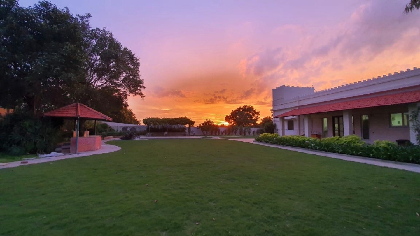 The Wildflower — Banquet Hall in Hyderabad (on-site parking, in-house decoration, bar service available, 250–500 guest capacity)