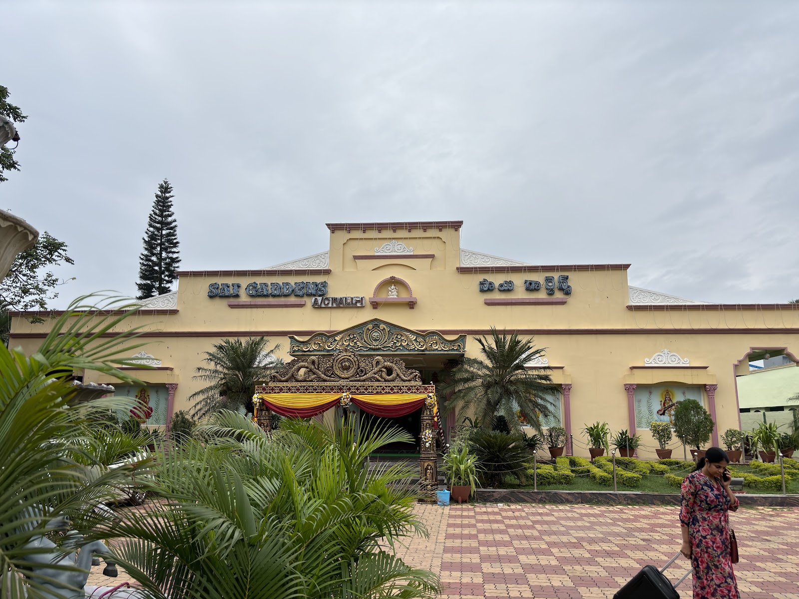 Sai Gardens — Banquet Hall in Mallapur, Hyderabad (on-site parking, in-house decoration, DJ permitted, bar service available) — photo 2