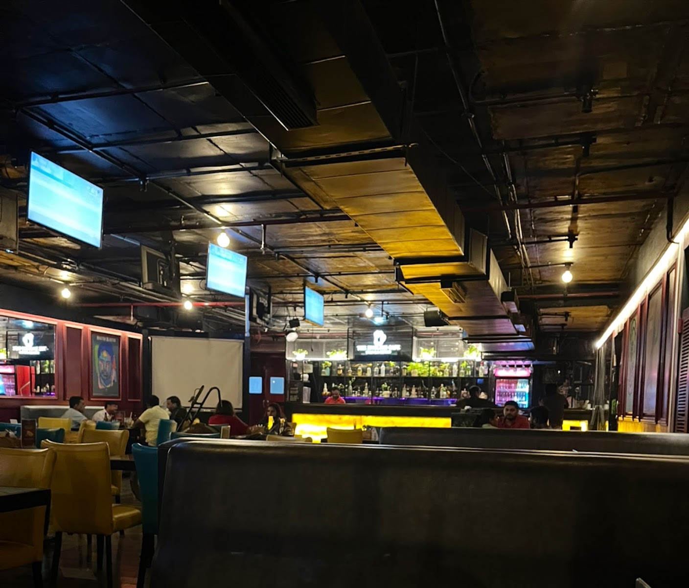 The English Cafe — Banquet Hall in Gachibowli, Hyderabad (on-site parking, in-house decoration, bar service available, 100–150 guest capacity) — photo 3