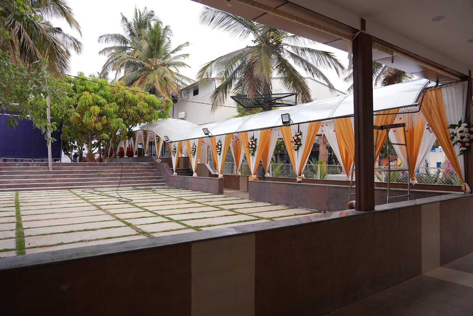 Bangalore Photo Stories And Conventions — Banquet Hall in Kengeri, Bangalore (on-site parking, in-house decoration, bar service available, 200–500 guest capacity) — photo 2