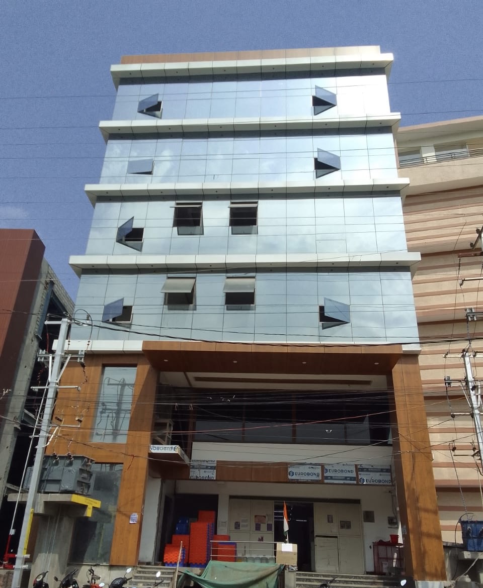 Hotel Serenity La Prime — Banquet Hall in Gachibowli, Hyderabad (on-site parking, in-house decoration, bar service available, 150–220 guest capacity)