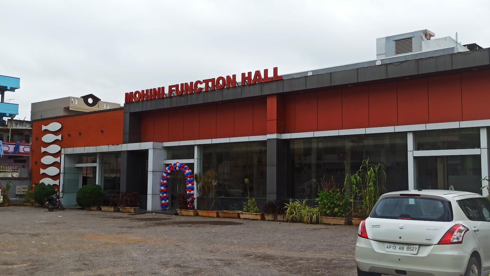 Mohini Function Hall — Banquet Hall in Karwan, Hyderabad (on-site parking, in-house decoration, bar service available, 600–900 guest capacity) — photo 4