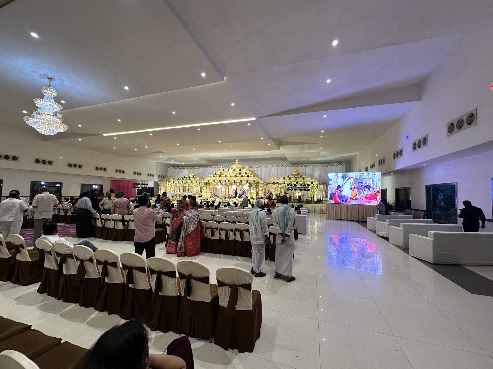 KBR Convention — Banquet Hall in Mansoorabad, Hyderabad (on-site parking, in-house decoration, DJ permitted, bar service available) — photo 2