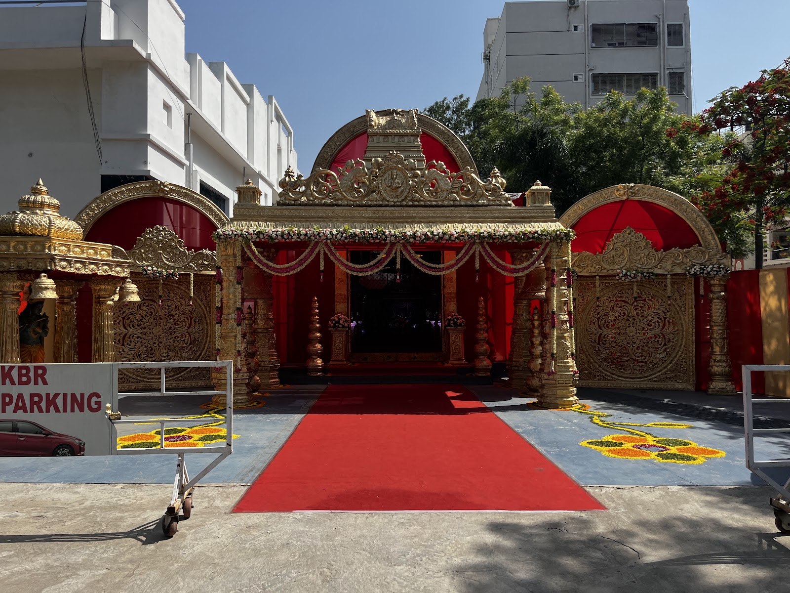 KBR Convention — Banquet Hall in Mansoorabad, Hyderabad (on-site parking, in-house decoration, DJ permitted, bar service available) — photo 4