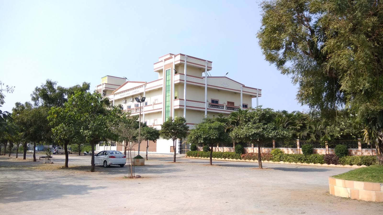 Peddabavi Malla Reddy Gardens — Banquet Hall in Badangpet, Hyderabad (on-site parking, in-house decoration, DJ permitted, bar service available) — photo 4