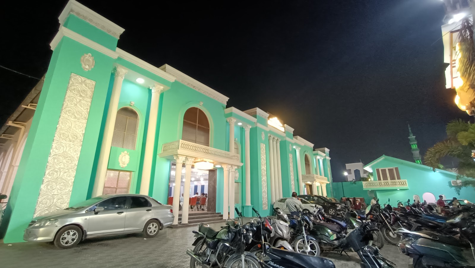 Crown Palace — Banquet Hall in Karwan, Hyderabad (on-site parking, in-house decoration, DJ permitted, bar service available) — photo 4