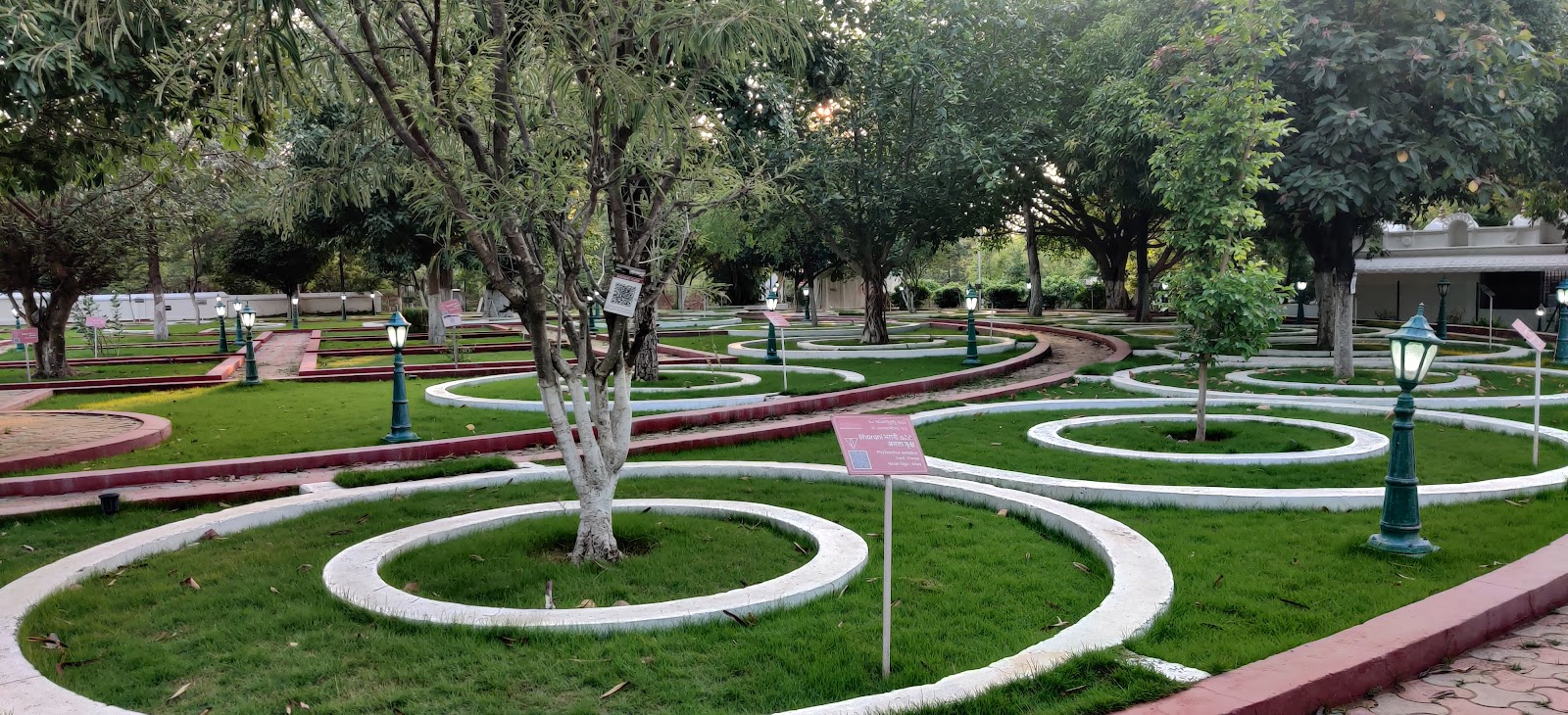 Nakshatra Gardens — Banquet Hall in Hyderabad (on-site parking, in-house decoration, bar service available, 500–800 guest capacity)
