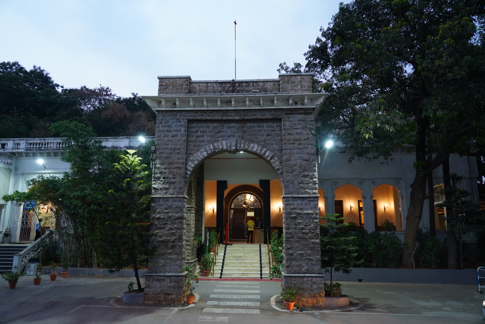 Nizam Club Open Lounge — Pub/Bar in Khairatabad, Hyderabad (on-site parking, in-house decoration, outside catering allowed, DJ permitted) — photo 2