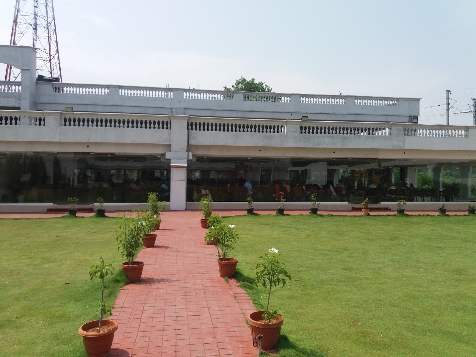 Nizam Club Open Lounge — Pub/Bar in Khairatabad, Hyderabad (on-site parking, in-house decoration, outside catering allowed, DJ permitted) — photo 3