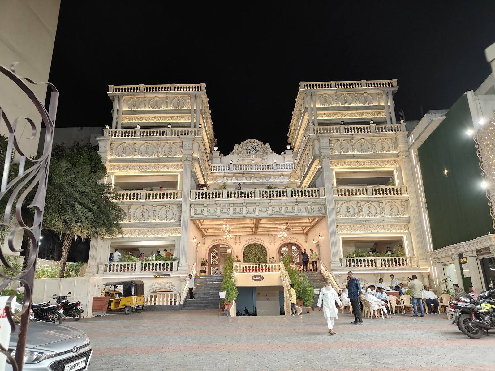 Royal Classic Convention Center — Banquet Hall in Yakutpura, Hyderabad (on-site parking, in-house decoration, DJ permitted, bar service available) — photo 2