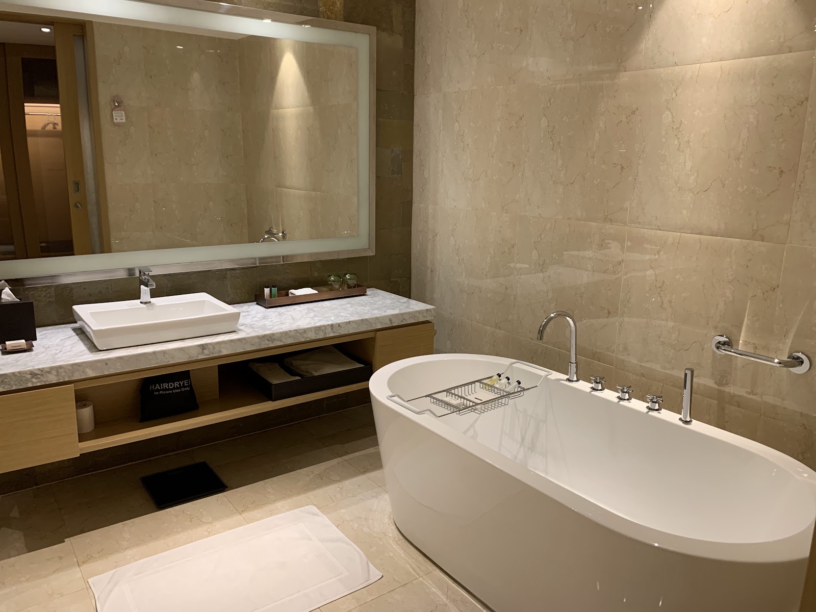 Marriott Executive Apartment Banquet — Banquet Hall in Gachibowli, Hyderabad (on-site parking, in-house decoration, outside catering allowed, bar service available) — photo 4