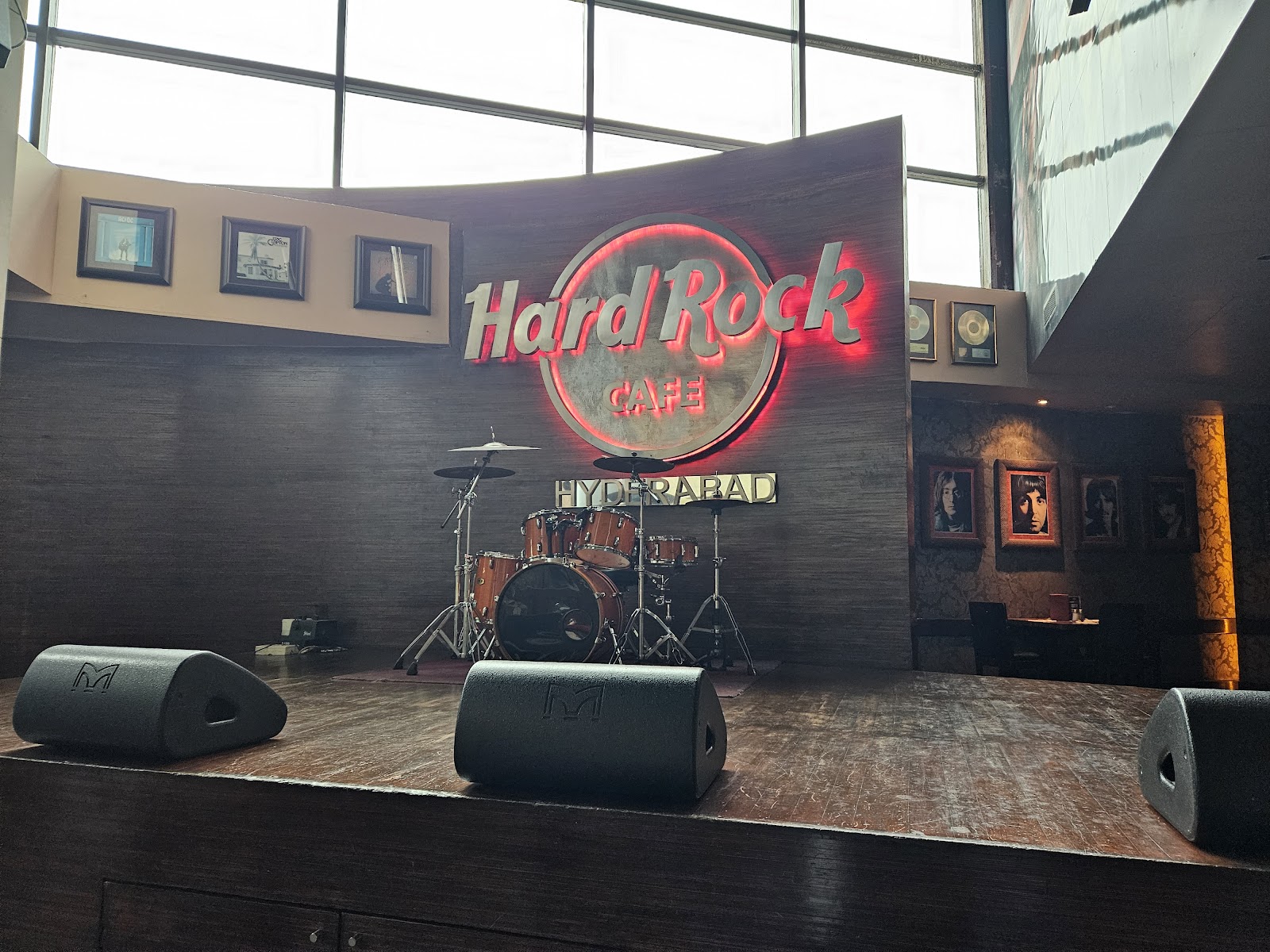 Hard Rock Cafe · Banjara Hills — Restaurant in Banjara Hills, Hyderabad (on-site parking, in-house decoration, DJ permitted, bar service available) — photo 3