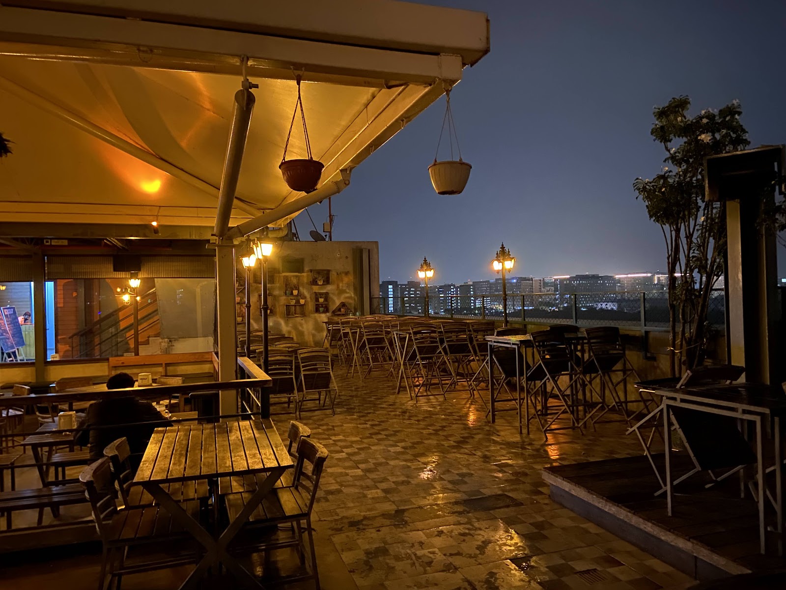 Vapour Brewpub and Diner — Banquet Hall in Marathahalli, Bangalore (on-site parking, in-house decoration, DJ permitted, bar service available)