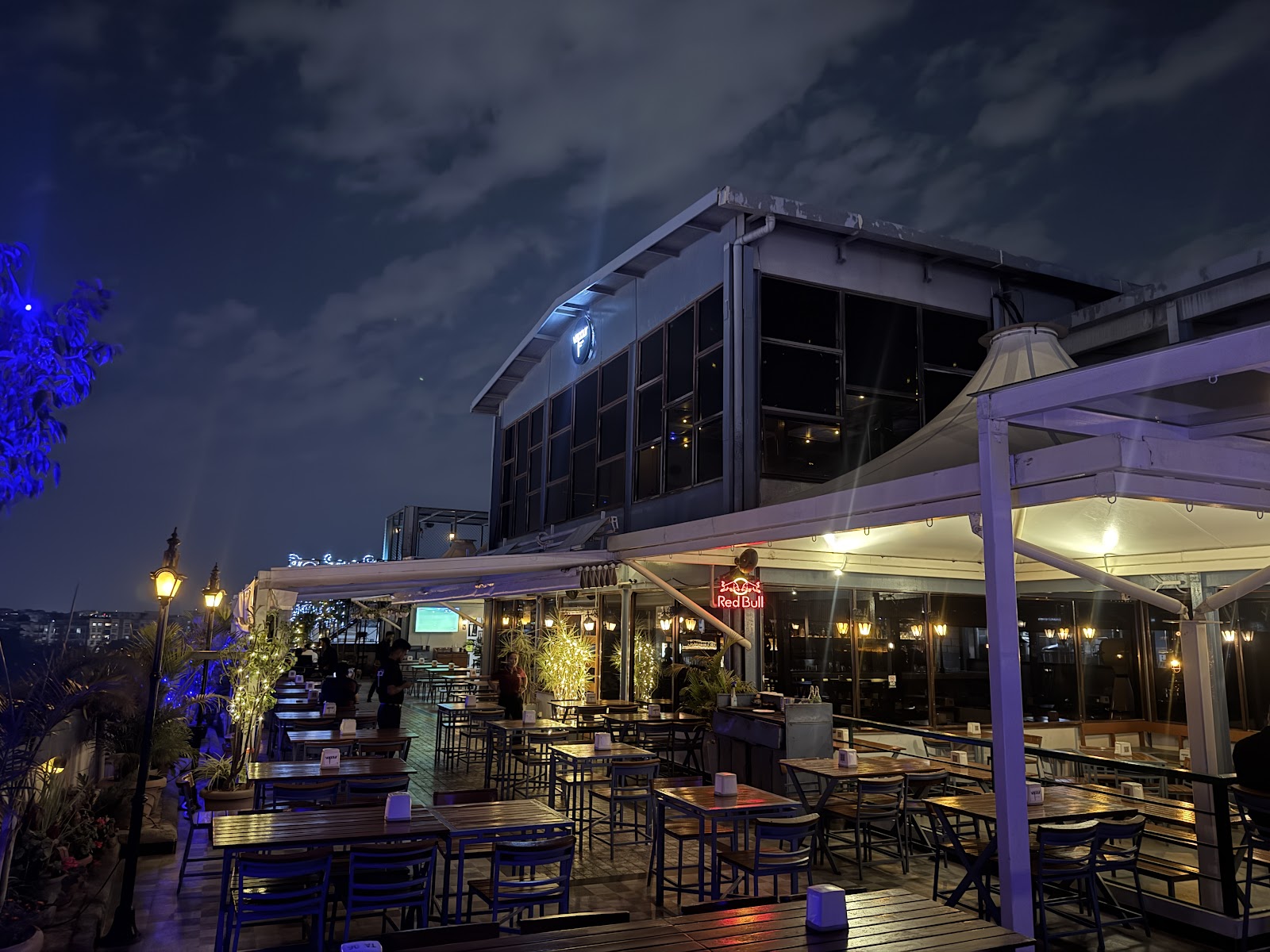 Vapour Brewpub and Diner — Banquet Hall in Marathahalli, Bangalore (on-site parking, in-house decoration, DJ permitted, bar service available) — photo 4