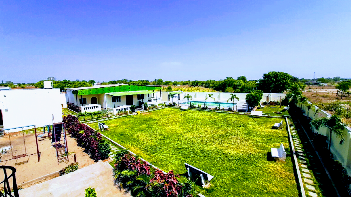 Marina Farm House — Banquet Hall in Hyderabad (on-site parking, in-house decoration, bar service available, 150–200 guest capacity)