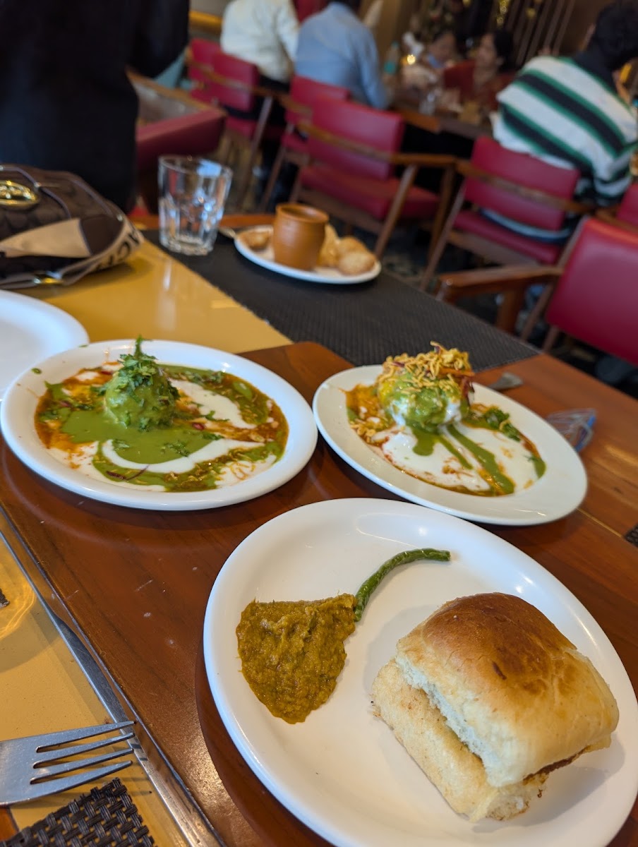 Signature Grills — Banquet Hall in Necklace Road, Hyderabad (on-site parking, in-house decoration, outside catering allowed, bar service available) — photo 4