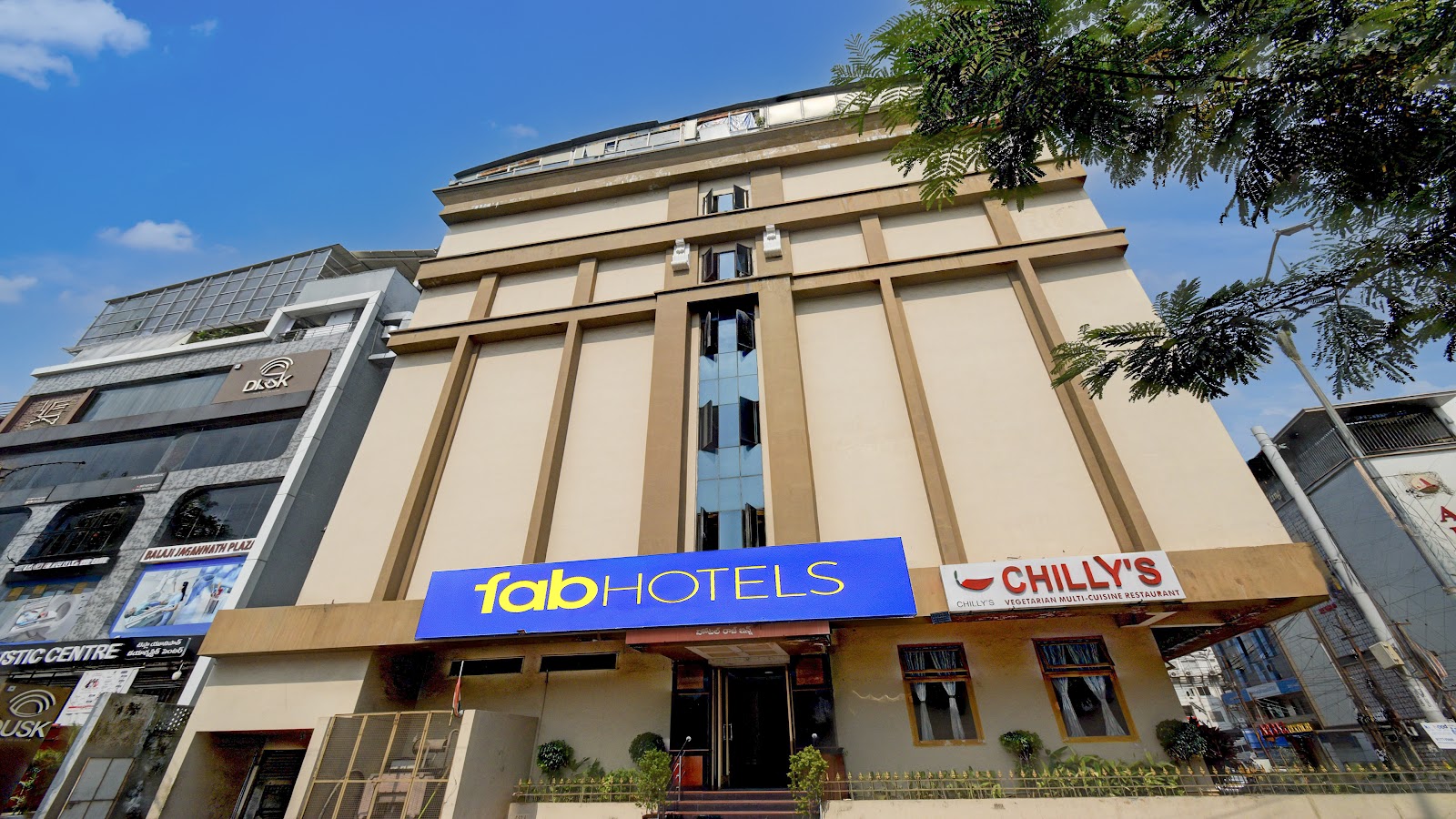Hotel Raj Comfort Inn — Banquet Hall in Secunderabad, Hyderabad (on-site parking, in-house decoration, bar service available, 150–250 guest capacity)