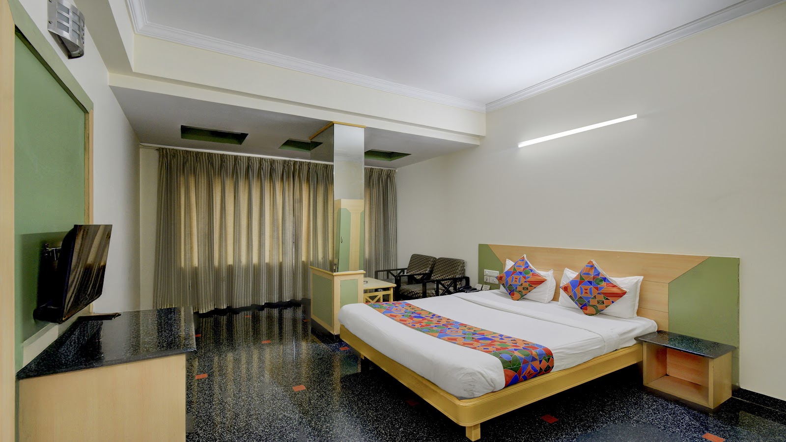 Hotel Raj Comfort Inn — Banquet Hall in Secunderabad, Hyderabad (on-site parking, in-house decoration, bar service available, 150–250 guest capacity) — photo 2