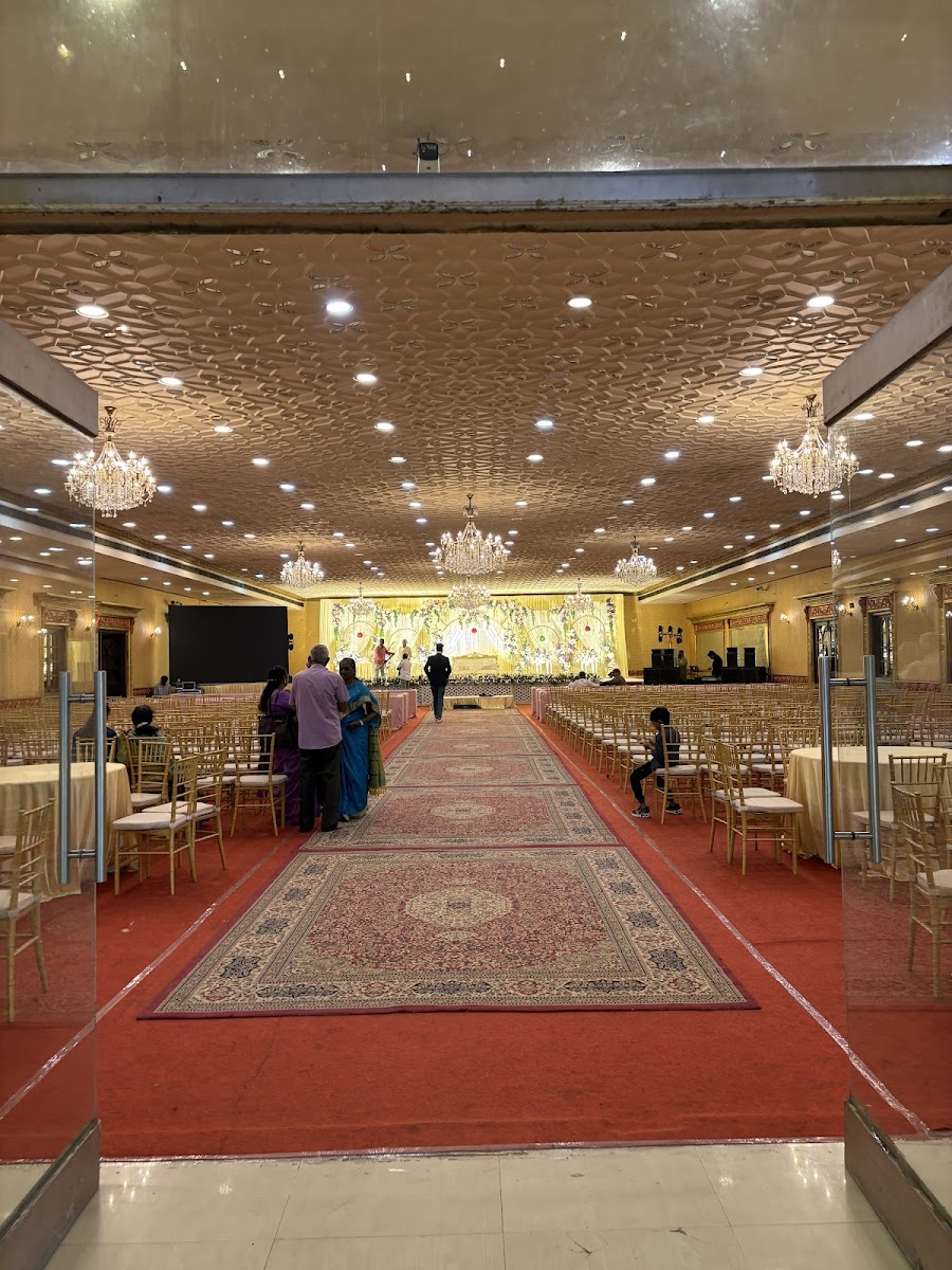 Le Palais Royal and Crown Villa Gardens — Banquet Hall in Secunderabad, Hyderabad (on-site parking, in-house decoration, DJ permitted, bar service available) — photo 3