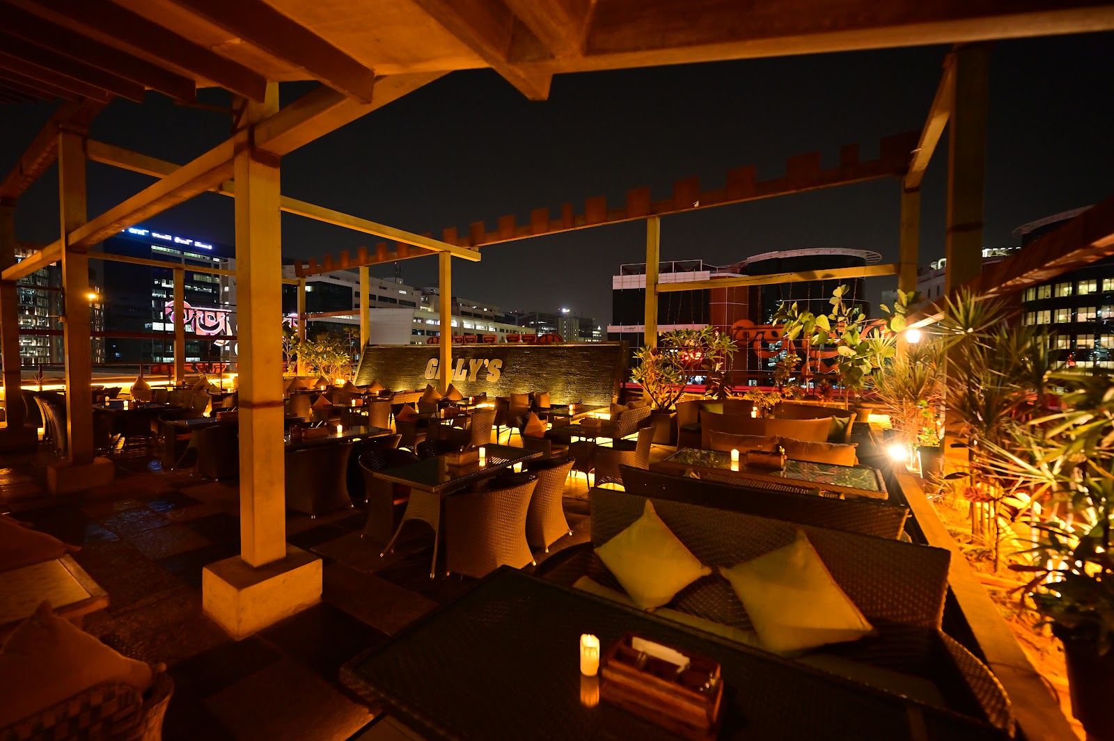 Gillys Resto Bar — Pub/Bar in Bangalore (on-site parking, in-house decoration, DJ permitted, bar service available)