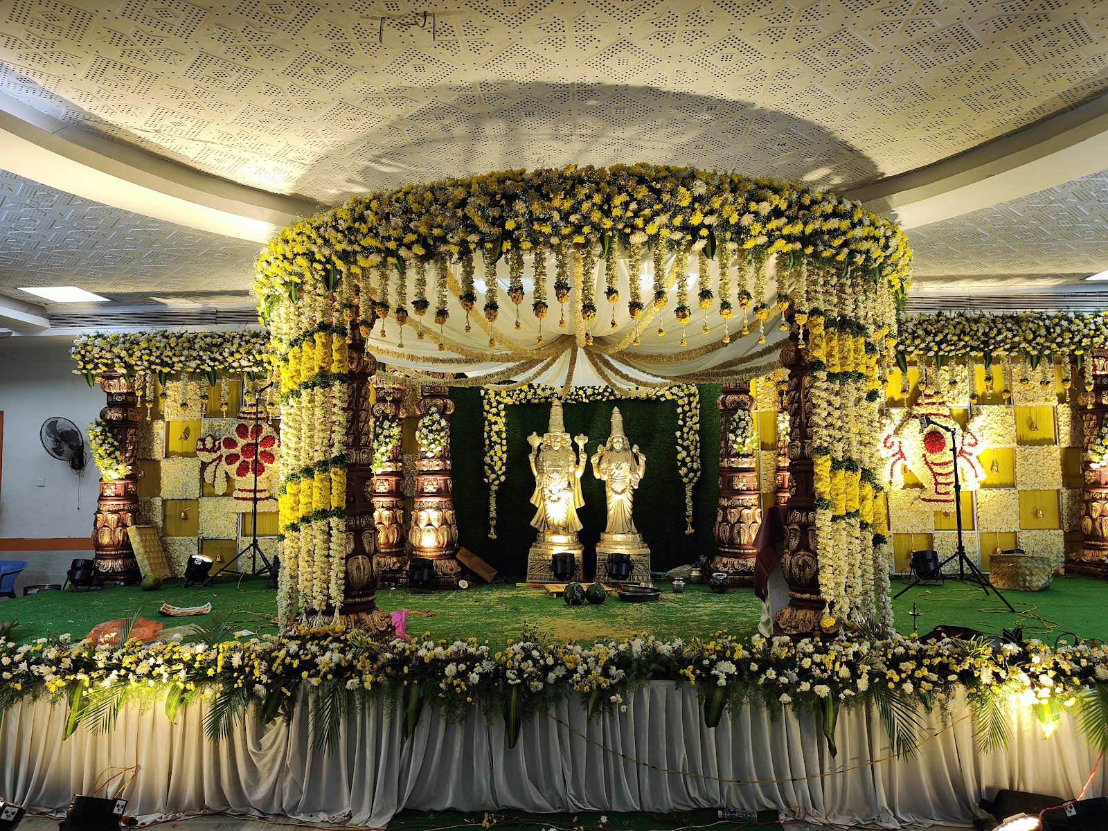 TTD Kalyana Mandapam · Himayat Nagar — Banquet Hall in Himayat Nagar, Hyderabad (on-site parking, in-house decoration, DJ permitted, bar service available) — photo 2