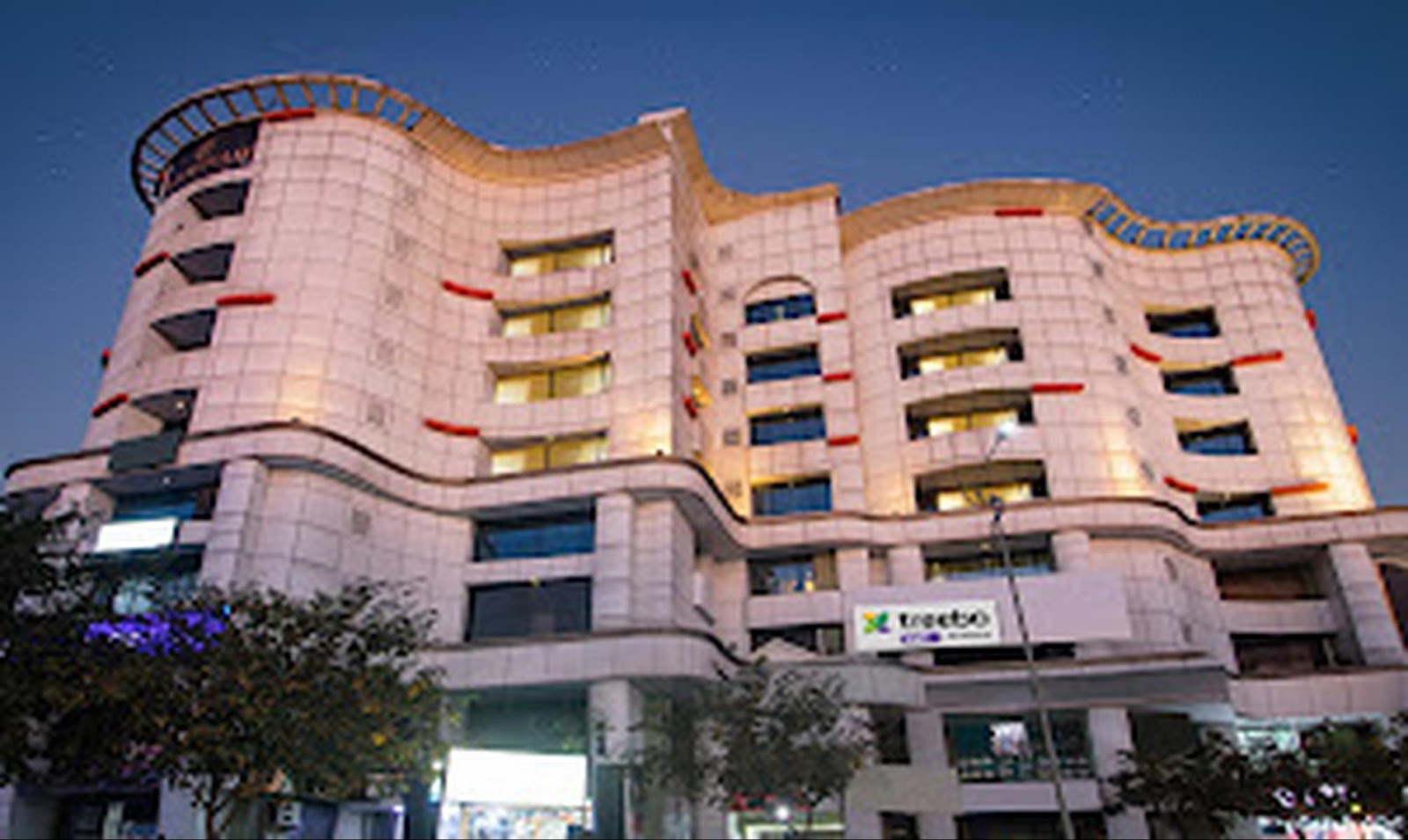 Hotel Metropolis — Banquet Hall in Hyderabad (on-site parking, in-house decoration, outside catering allowed, DJ permitted)