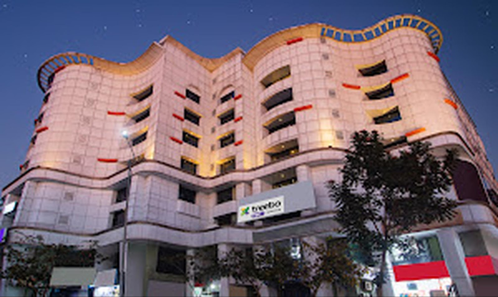 Hotel Metropolis — Banquet Hall in Secunderabad, Hyderabad (on-site parking, in-house decoration, outside catering allowed, DJ permitted) — photo 4