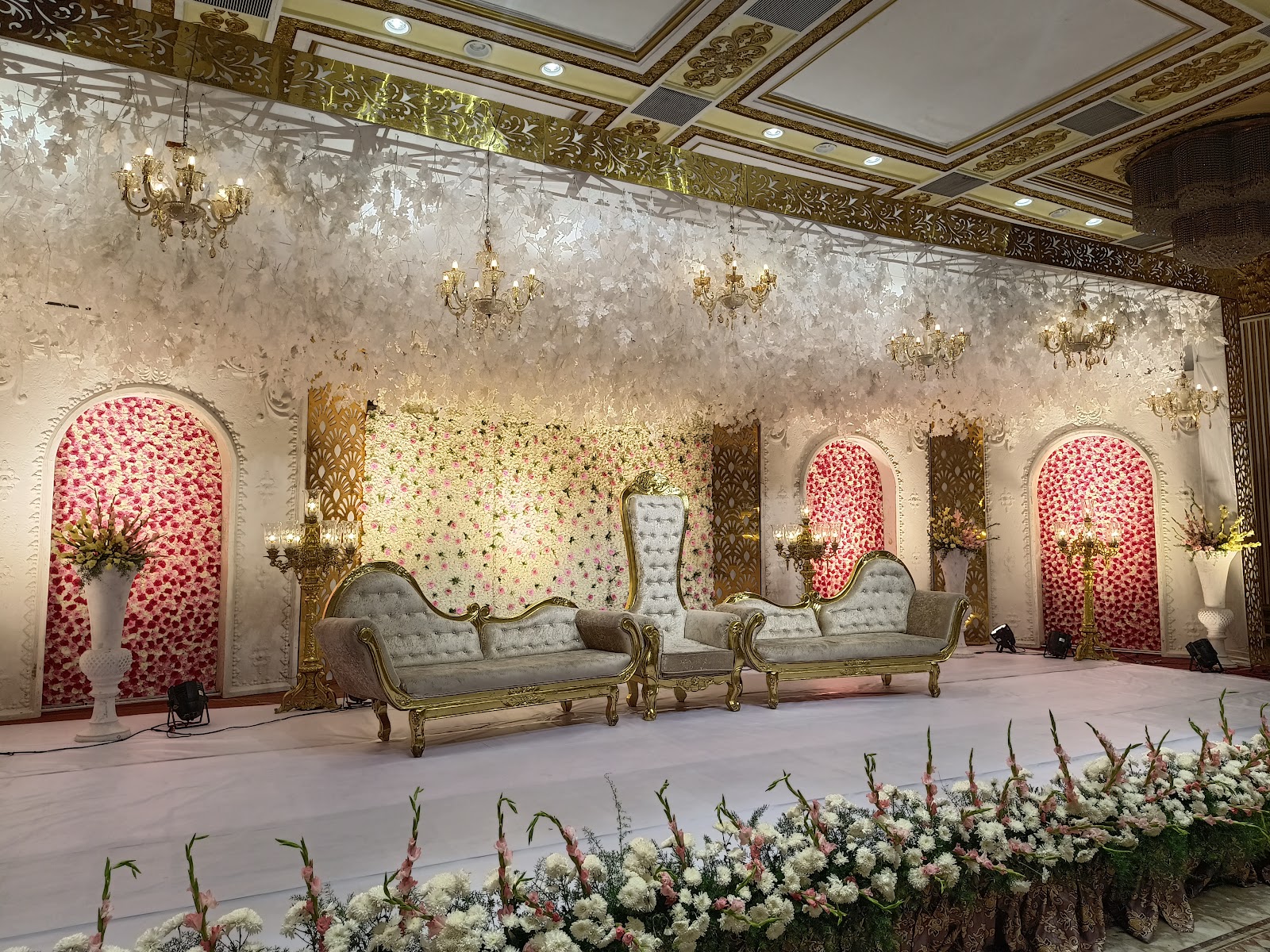 Red Rose Palace — Banquet Hall in Nampally, Hyderabad (on-site parking, in-house decoration, DJ permitted, bar service available) — photo 2