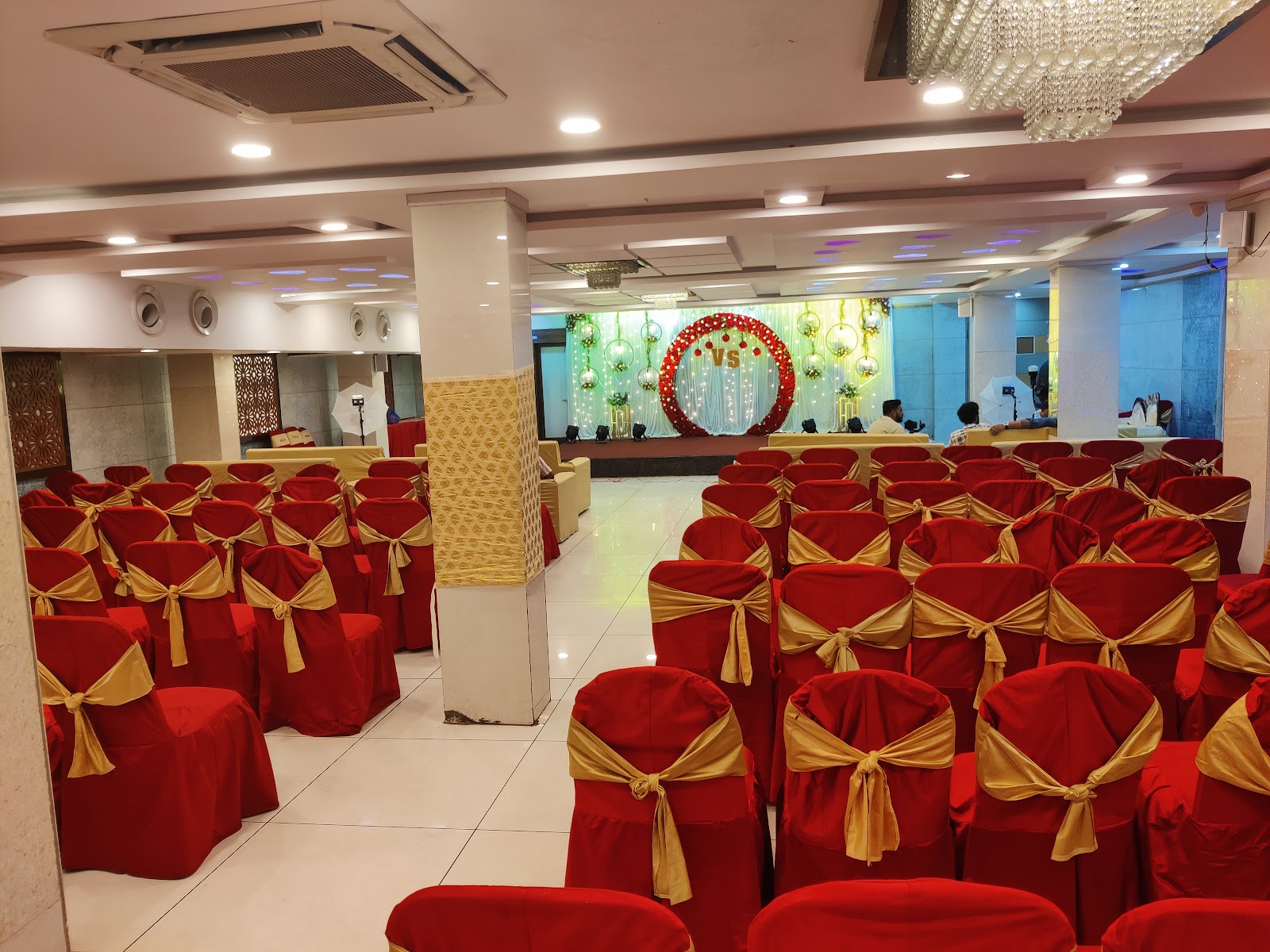 Vedica Inn Banquets — Banquet Hall in Hyderabad (on-site parking, in-house decoration, bar service available, 300–500 guest capacity)